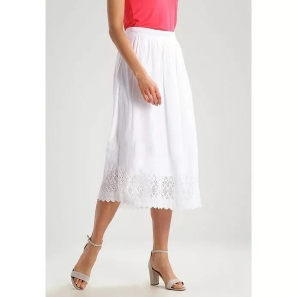 GAP Dresses & Skirts - NWOT GAP Chase White Eyelet Pleated Midi Skirt New